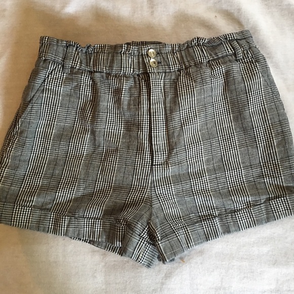 Forever 21 Pants - Forever 21 Black/White Cotton Blend Shorts M